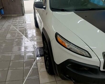 Джип Чероки 2017 в Кропивницком (Кировограде) на Automoto.ua Белый Джип Чероки, объемом двигателя 2.36 л и пробегом 217 тыс. км за 16500 $, фото 15 на Automoto.ua