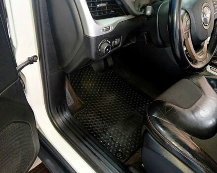 Джип Чероки 2017 в Кропивницком (Кировограде) на Automoto.ua Белый Джип Чероки, объемом двигателя 2.4 л и пробегом 217 тыс. км за 16500 $, фото 12 на Automoto.ua