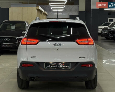 Белый Джип Чероки, объемом двигателя 2.36 л и пробегом 107 тыс. км за 12699 $, фото 10 на Automoto.ua