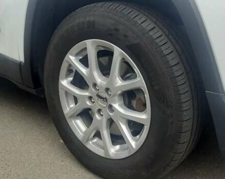 Білий Джип Cherokee, об'ємом двигуна 2.36 л та пробігом 122 тис. км за 16500 $, фото 12 на Automoto.ua