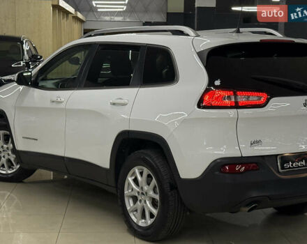 Джип Cherokee 2017 у Миколаєві на Automoto.ua Білий Джип Cherokee, об'ємом двигуна 2.36 л та пробігом 107 тис. км за 12999 $, фото 12 на Automoto.ua