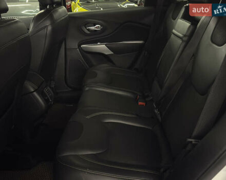 Джип Cherokee 2017 у Миколаєві на Automoto.ua Білий Джип Cherokee, об'ємом двигуна 2.36 л та пробігом 107 тис. км за 12999 $, фото 21 на Automoto.ua