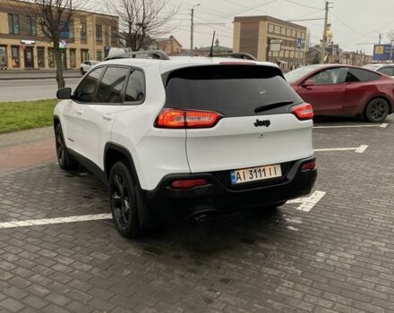 Білий Джип Cherokee, об'ємом двигуна 2.4 л та пробігом 71 тис. км за 15000 $, фото 4 на Automoto.ua