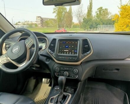 Білий Джип Cherokee, об'ємом двигуна 3.2 л та пробігом 80 тис. км за 16900 $, фото 17 на Automoto.ua