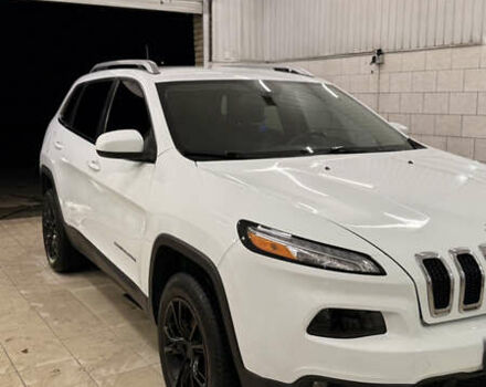 Белый Джип Чероки, объемом двигателя 2.36 л и пробегом 149 тыс. км за 14000 $, фото 2 на Automoto.ua