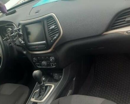 Білий Джип Cherokee, об'ємом двигуна 2.36 л та пробігом 122 тис. км за 16500 $, фото 7 на Automoto.ua