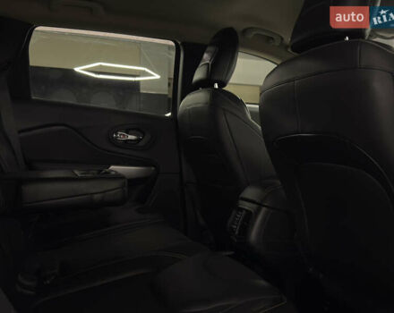 Джип Cherokee 2017 у Миколаєві на Automoto.ua Білий Джип Cherokee, об'ємом двигуна 2.36 л та пробігом 107 тис. км за 12999 $, фото 22 на Automoto.ua