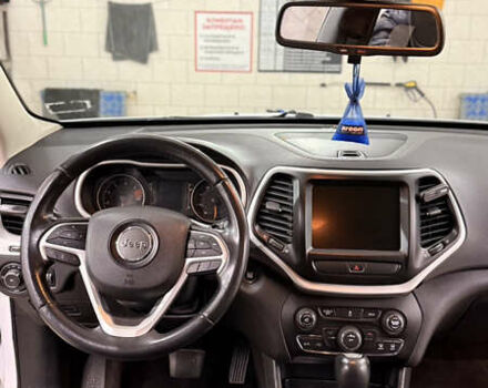 Белый Джип Чероки, объемом двигателя 2.36 л и пробегом 149 тыс. км за 14000 $, фото 23 на Automoto.ua