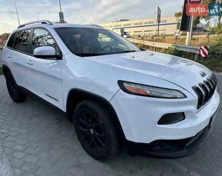 Джип Чероки 2017 в Киеве на Automoto.ua Белый Джип Чероки, объемом двигателя 2.36 л и пробегом 139 тыс. км за 17500 $, фото 1 на Automoto.ua