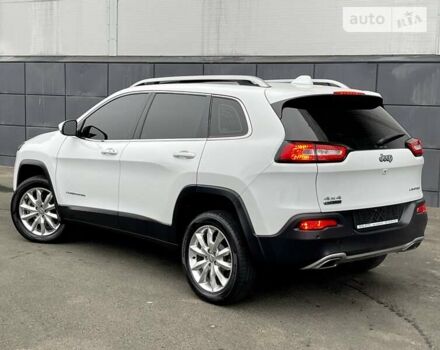 Білий Джип Cherokee, об'ємом двигуна 2.18 л та пробігом 157 тис. км за 19200 $, фото 2 на Automoto.ua