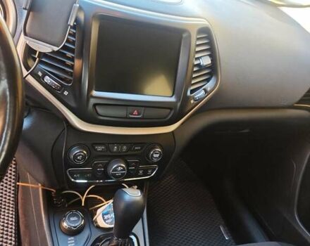 Білий Джип Cherokee, об'ємом двигуна 3.24 л та пробігом 131 тис. км за 13200 $, фото 11 на Automoto.ua