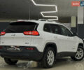 Джип Cherokee 2017 у Миколаєві на Automoto.ua Білий Джип Cherokee, об'ємом двигуна 2.36 л та пробігом 107 тис. км за 12999 $, фото 7 на Automoto.ua
