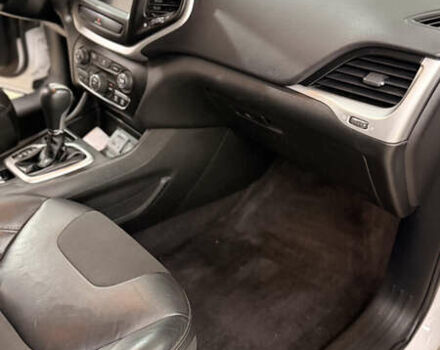 Белый Джип Чероки, объемом двигателя 2.36 л и пробегом 149 тыс. км за 14000 $, фото 17 на Automoto.ua