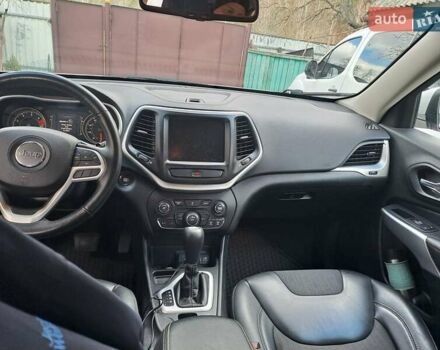 Белый Джип Чероки, объемом двигателя 2.36 л и пробегом 106 тыс. км за 16500 $, фото 10 на Automoto.ua