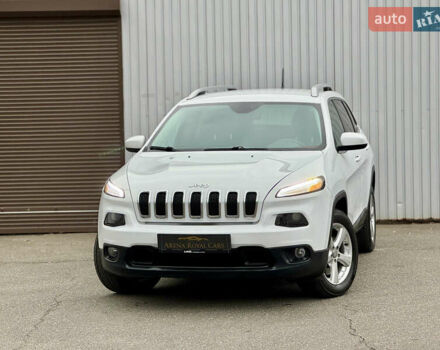 Белый Джип Чероки, объемом двигателя 2.36 л и пробегом 183 тыс. км за 11999 $, фото 1 на Automoto.ua