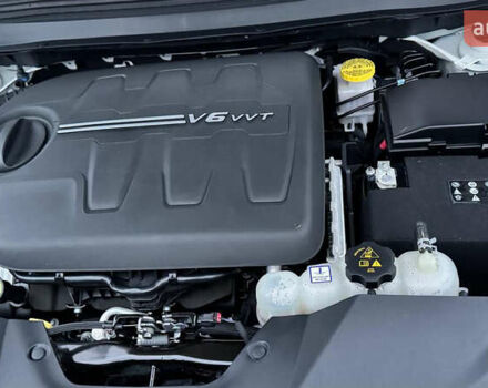 Білий Джип Cherokee, об'ємом двигуна 3.24 л та пробігом 102 тис. км за 22000 $, фото 15 на Automoto.ua