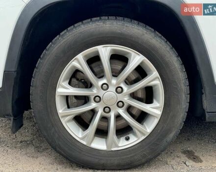 Білий Джип Cherokee, об'ємом двигуна 2.4 л та пробігом 101 тис. км за 14330 $, фото 11 на Automoto.ua