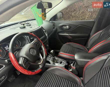 Белый Джип Чероки, объемом двигателя 2.36 л и пробегом 145 тыс. км за 15300 $, фото 7 на Automoto.ua