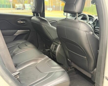 Белый Джип Чероки, объемом двигателя 0 л и пробегом 114 тыс. км за 17800 $, фото 7 на Automoto.ua