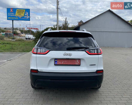 Білий Джип Cherokee, об'ємом двигуна 2.36 л та пробігом 149 тис. км за 13800 $, фото 4 на Automoto.ua
