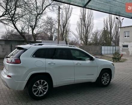 Белый Джип Чероки, объемом двигателя 2.36 л и пробегом 137 тыс. км за 16000 $, фото 3 на Automoto.ua
