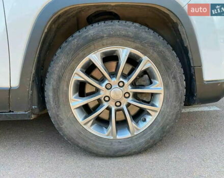 Білий Джип Cherokee, об'ємом двигуна 2.4 л та пробігом 79 тис. км за 15400 $, фото 8 на Automoto.ua