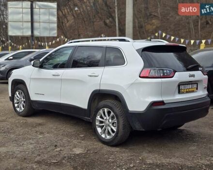 Білий Джип Cherokee, об'ємом двигуна 2.36 л та пробігом 56 тис. км за 14500 $, фото 3 на Automoto.ua