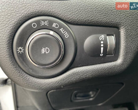 Білий Джип Cherokee, об'ємом двигуна 2.36 л та пробігом 149 тис. км за 13800 $, фото 24 на Automoto.ua