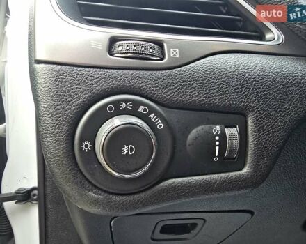 Білий Джип Cherokee, об'ємом двигуна 2.36 л та пробігом 56 тис. км за 14500 $, фото 22 на Automoto.ua