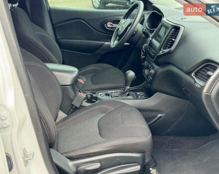 Білий Джип Cherokee, об'ємом двигуна 2.4 л та пробігом 101 тис. км за 14330 $, фото 23 на Automoto.ua