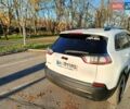Білий Джип Cherokee, об'ємом двигуна 2.36 л та пробігом 171 тис. км за 15600 $, фото 3 на Automoto.ua