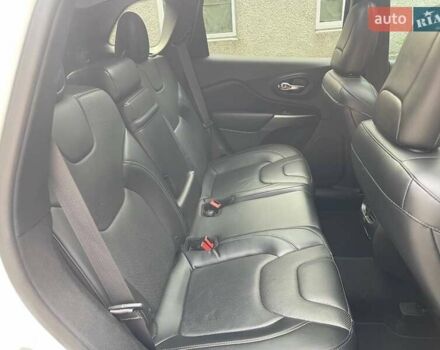 Білий Джип Cherokee, об'ємом двигуна 3.24 л та пробігом 122 тис. км за 20000 $, фото 8 на Automoto.ua