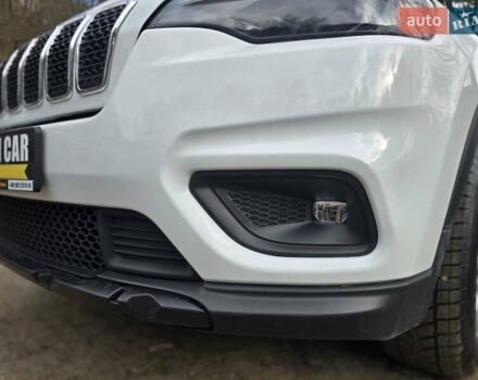Білий Джип Cherokee, об'ємом двигуна 2.36 л та пробігом 56 тис. км за 14500 $, фото 9 на Automoto.ua