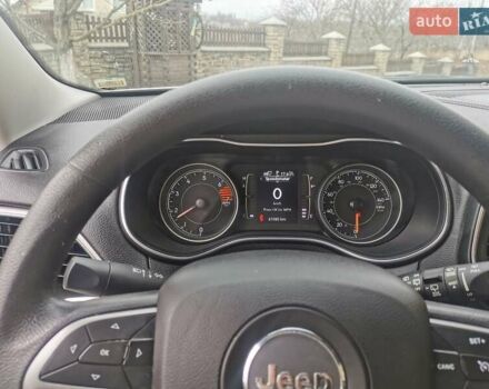 Джип Чероки 2018 в Черновцах на Automoto.ua Белый Джип Чероки, объемом двигателя 2.4 л и пробегом 90 тыс. км за 19000 $, фото 4 на Automoto.ua