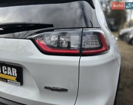 Білий Джип Cherokee, об'ємом двигуна 2.36 л та пробігом 56 тис. км за 14500 $, фото 12 на Automoto.ua