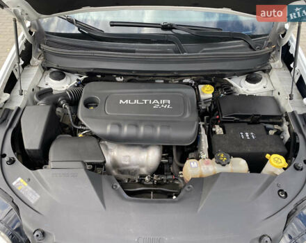 Білий Джип Cherokee, об'ємом двигуна 2.36 л та пробігом 149 тис. км за 13800 $, фото 38 на Automoto.ua