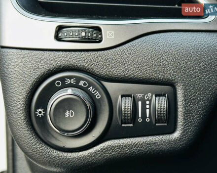 Білий Джип Cherokee, об'ємом двигуна 2.36 л та пробігом 150 тис. км за 17900 $, фото 34 на Automoto.ua