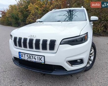 Белый Джип Чероки, объемом двигателя 2.36 л и пробегом 188 тыс. км за 14250 $, фото 1 на Automoto.ua