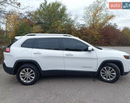Белый Джип Чероки, объемом двигателя 2.36 л и пробегом 188 тыс. км за 14250 $, фото 5 на Automoto.ua