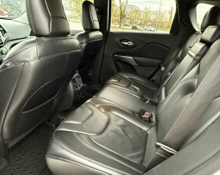 Джип Cherokee 2018 у Києві на Automoto.ua Білий Джип Cherokee, об'ємом двигуна 3.24 л та пробігом 308 тис. км за 14400 $, фото 5 на Automoto.ua