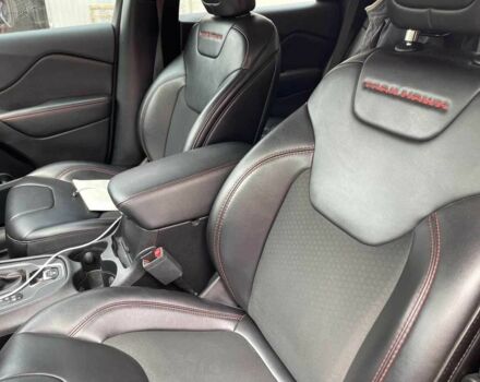 Джип Чероки 2018 в Киеве на Automoto.ua Белый Джип Чероки, объемом двигателя 3.2 л и пробегом 100 тыс. км за 15500 $, фото 8 на Automoto.ua