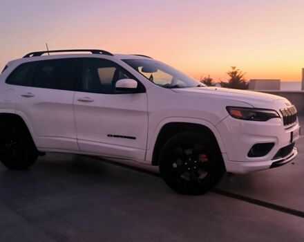 Белый Джип Чероки, объемом двигателя 3.2 л и пробегом 69 тыс. км за 19999 $, фото 2 на Automoto.ua