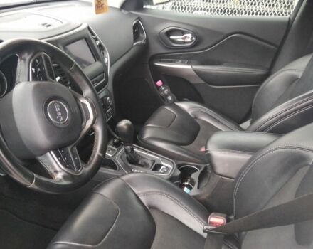 Белый Джип Чероки, объемом двигателя 0 л и пробегом 215 тыс. км за 14500 $, фото 6 на Automoto.ua