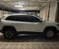 Джип Чероки 2018 в Киеве на Automoto.ua Белый Джип Чероки, объемом двигателя 3.2 л и пробегом 100 тыс. км за 15500 $, фото 3 на Automoto.ua