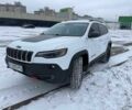 Белый Джип Чероки, объемом двигателя 2 л и пробегом 146 тыс. км за 16700 $, фото 1 на Automoto.ua
