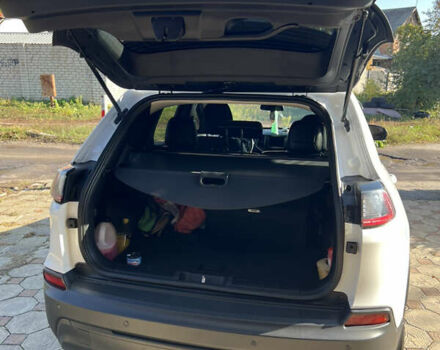 Белый Джип Чероки, объемом двигателя 2.4 л и пробегом 145 тыс. км за 16500 $, фото 14 на Automoto.ua