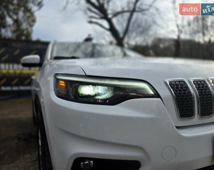 Білий Джип Cherokee, об'ємом двигуна 2.36 л та пробігом 56 тис. км за 14500 $, фото 11 на Automoto.ua