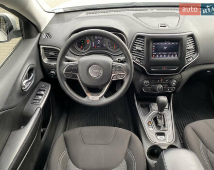 Білий Джип Cherokee, об'ємом двигуна 2.36 л та пробігом 149 тис. км за 13800 $, фото 18 на Automoto.ua