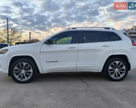 Білий Джип Cherokee, об'ємом двигуна 2 л та пробігом 75 тис. км за 22999 $, фото 3 на Automoto.ua