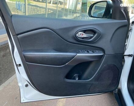 Белый Джип Чероки, объемом двигателя 2.4 л и пробегом 79 тыс. км за 15900 $, фото 20 на Automoto.ua